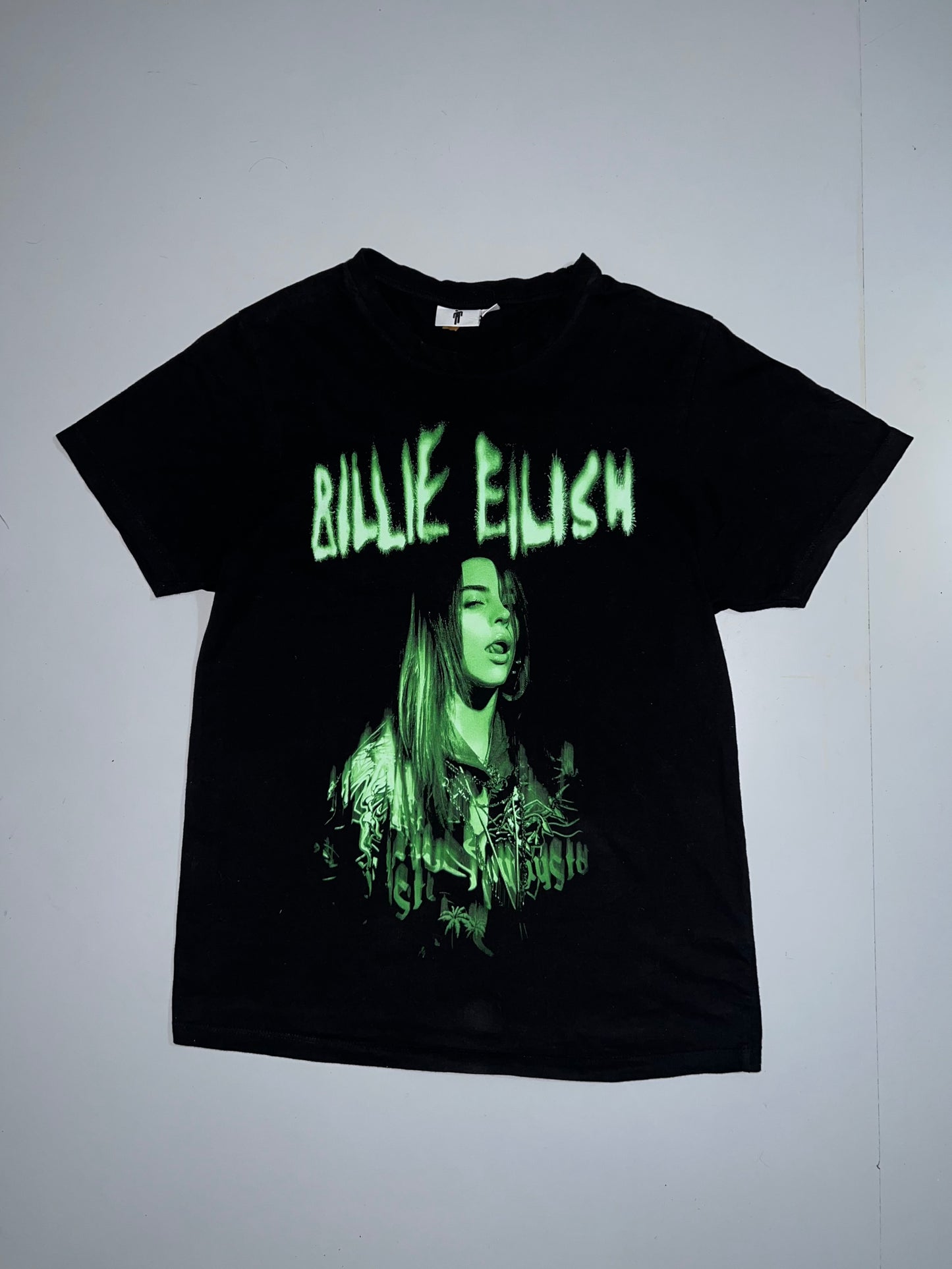 !                              Bilie    Eilish Authentic Original Tee Size - (M)