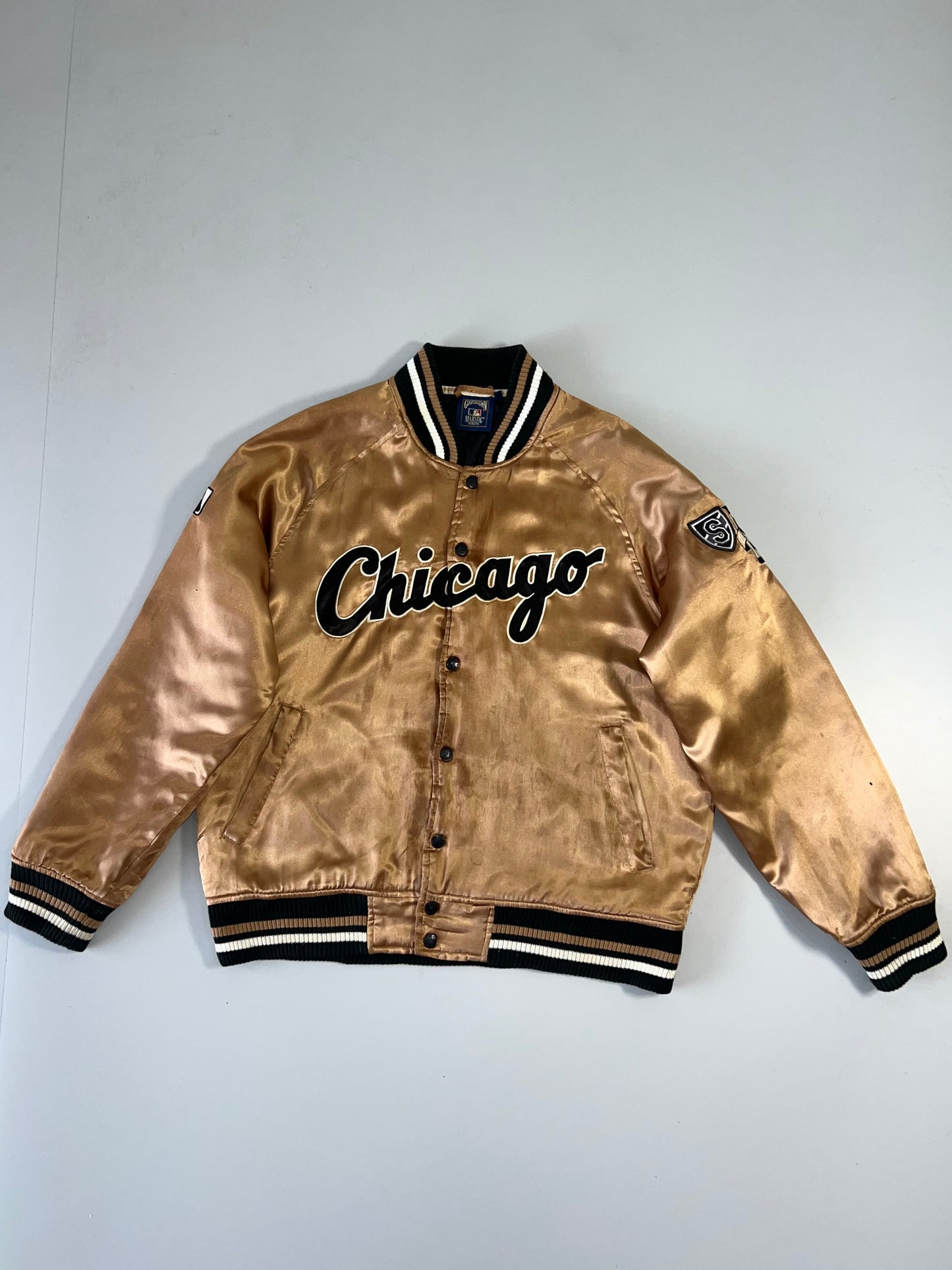 ZAuthentic Majestic 90s Vintage Chicago Embroidered Jacket (SUPER RARE) Brown (L)