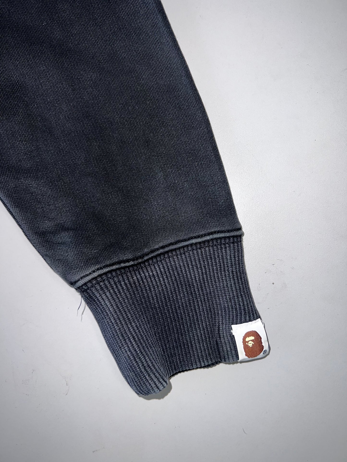 !                                                                                                                                                                                                                         Bape Original Authentic Pullover(S/M)