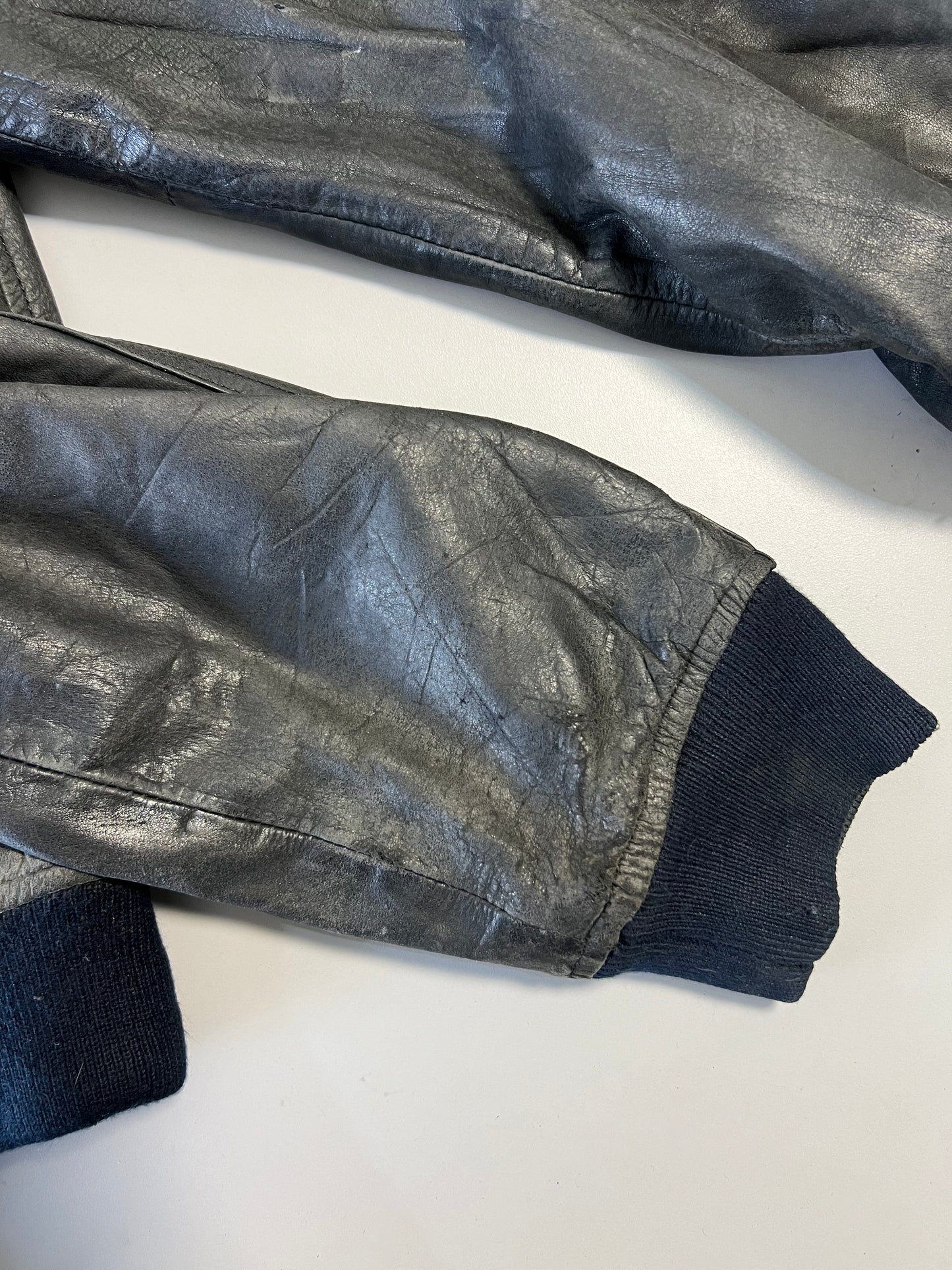 ZGuess Authentic Original Leather Jacket (RARE) (L)