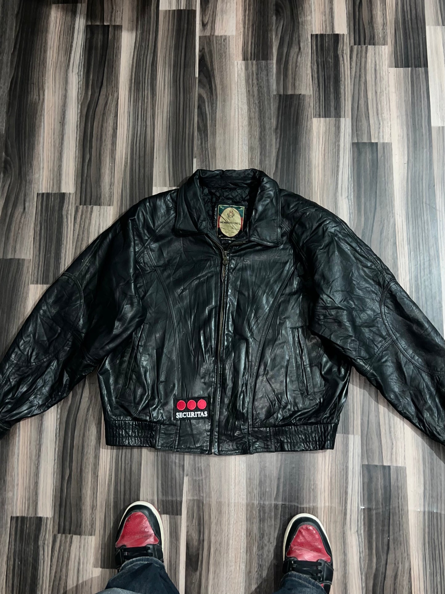A Members Only Original Leather Jacket(L/XL)
