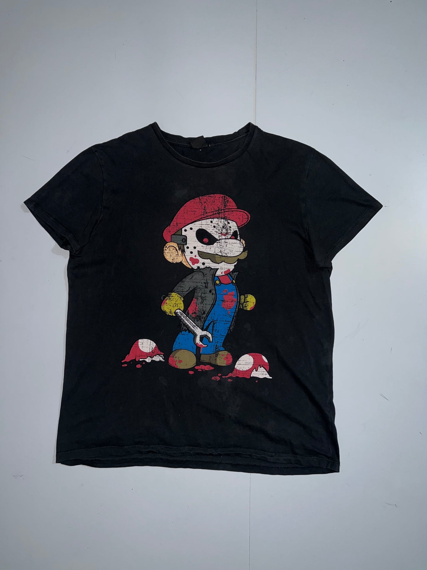 !                                                                     Premium Vintage tee (L/XL)