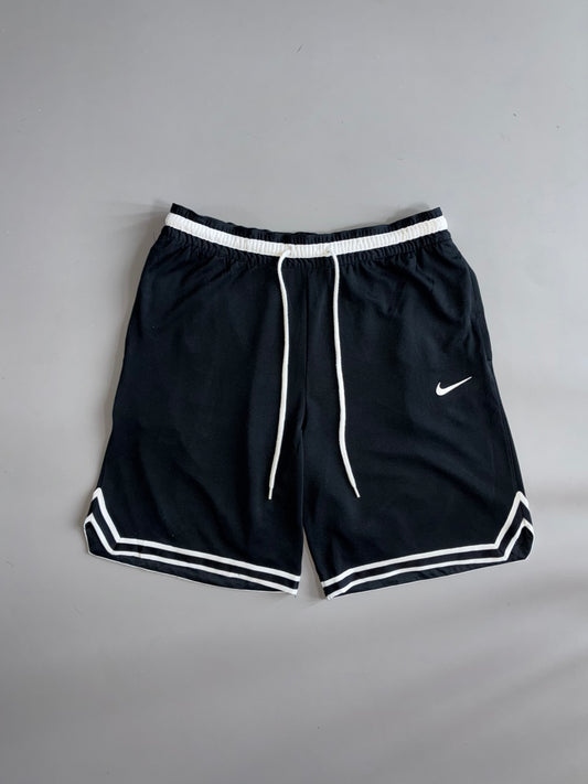 Vintage NBA Logo Basketball Shorts (W:33) (L:21)