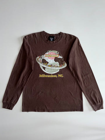 Harley-Davidson Museum Milwaukee Globe Graphic Long Sleeve T-Shirt – Brown (M/L)