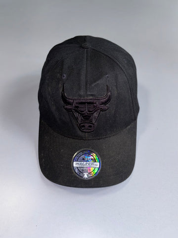 Chicago Bulls Mitchell & Ness All-Black Snapback (Adjustable)