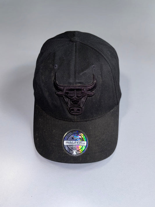 Chicago Bulls Mitchell & Ness All-Black Snapback (Adjustable)