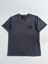 MLB New York Yankees V-Neck Pocket Tee – Tonal Embroidered Logo(L/XL)