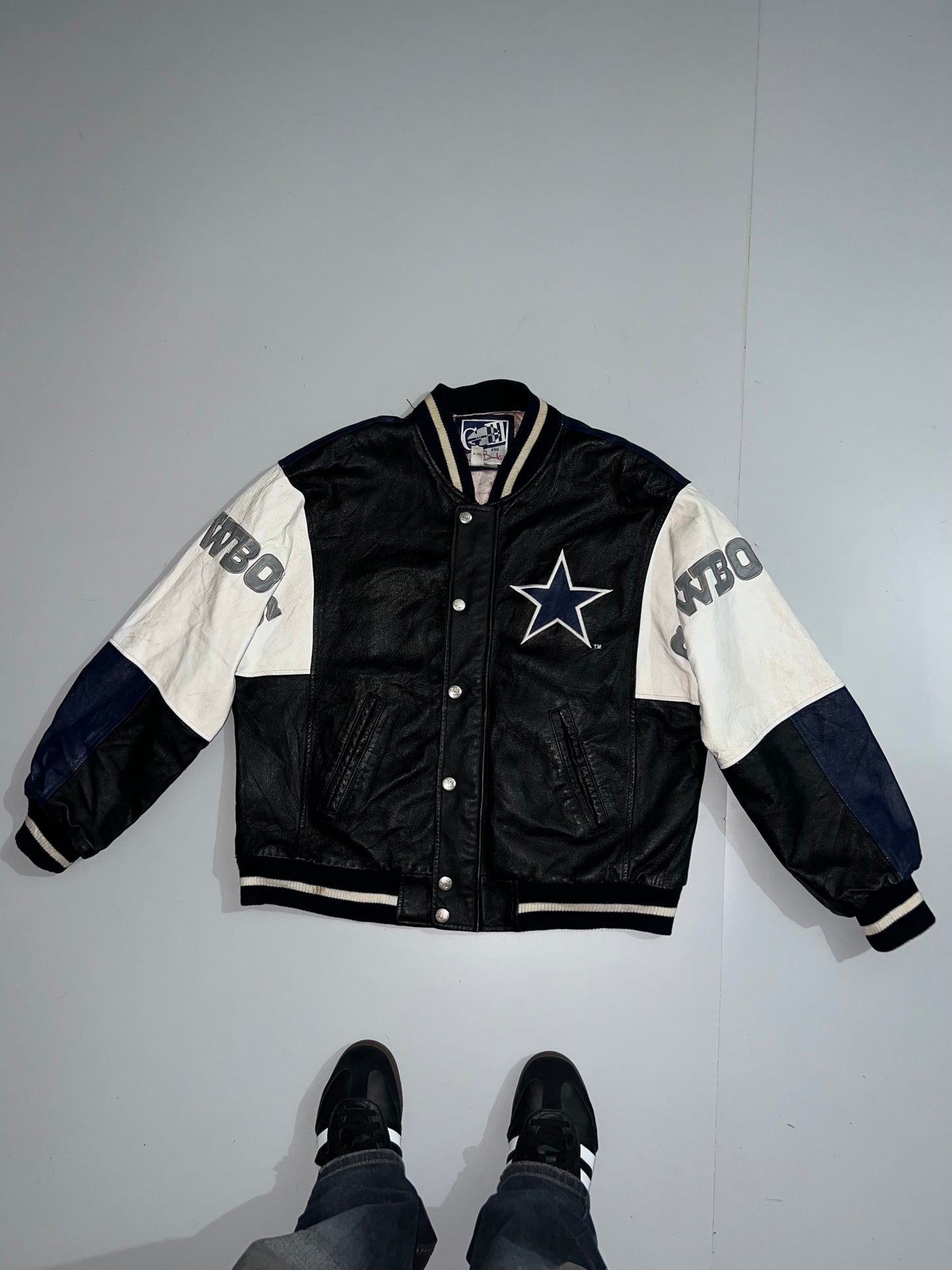 ZVintage Dallas Cowboys (Original Leather Jacket) • 90s NFL G-III Carl Banks