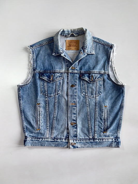 Levi’s | Cut-Off Sleeveless Trucker Vest | Light Wash Denim (L/XL)