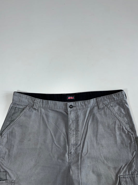 Dickies Cargo Shorts (W:42 |L:24)