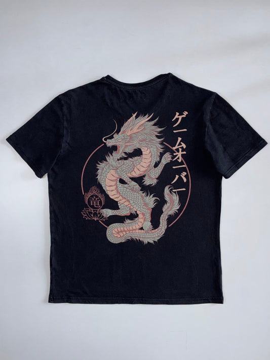 YourTurn Japanese Kanji Crest Graphic Tee – Washed Black (M)