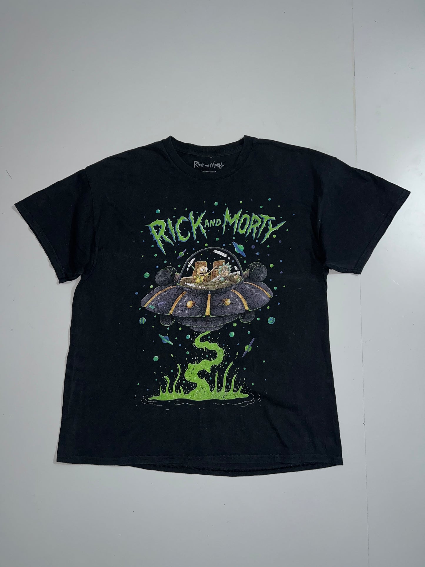 !                             Rick& Morty Authentic Tee Size - (XL)