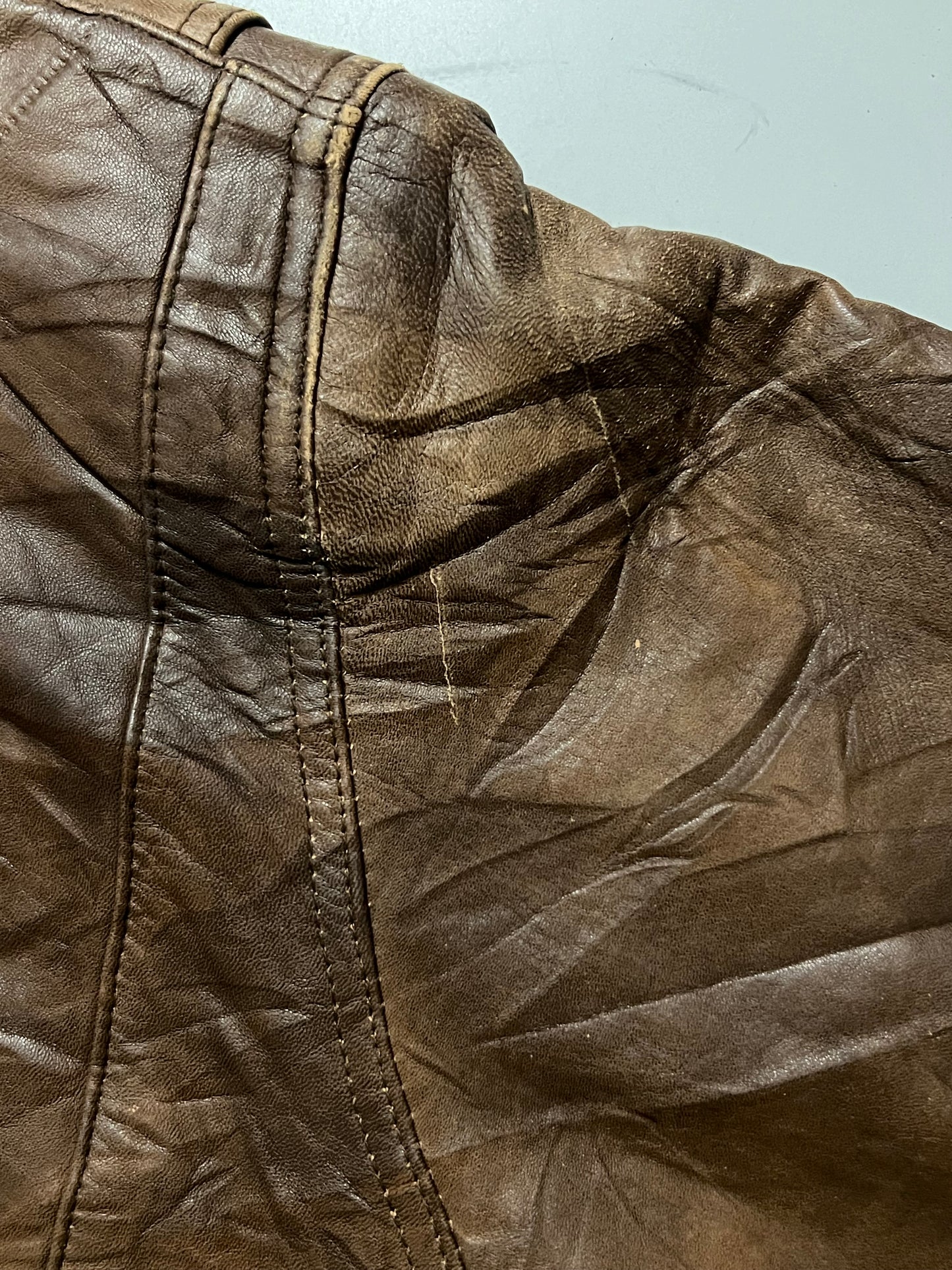 !                                                                                                                                                           Super Premium Original Leather (XL/2XL) (Minor cuts)