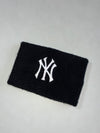 New York Yankees Embroidered NY Logo Wristband – Black (H-4.5 / W-6.5)