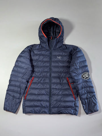 Arc’teryx Hooded Down Puffer Jacket – Navy Blue (L)