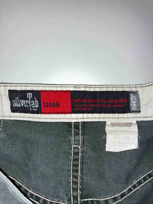 Silvertab by Levi’s Loose Fit Black Denim Shorts (W:30) (L:21)