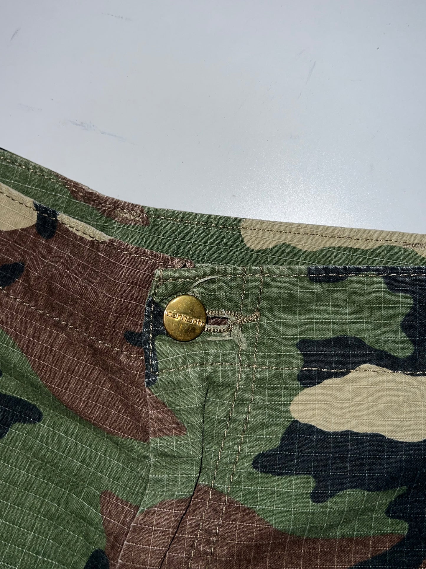 !                                                                                                                                         Carhartt Original Shorts (RARE FIND) L-22 W-36