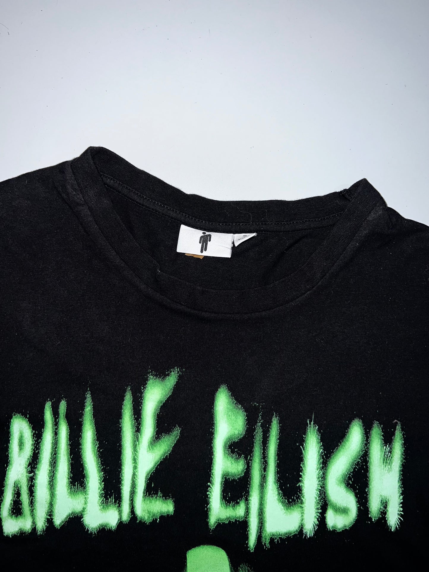!                              Bilie    Eilish Authentic Original Tee Size - (M)