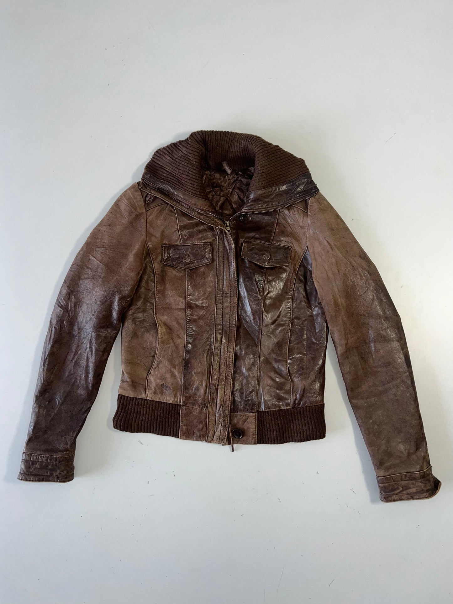 !                                                                                                                                                                                                   Super Premium Original Leather (XS/S)