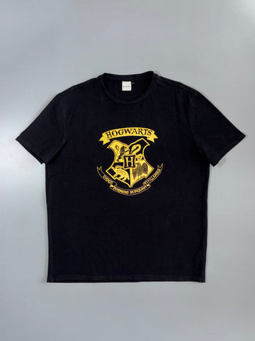 Harry Potter | Hogwarts Crest Tee | Black/Gold (XL)