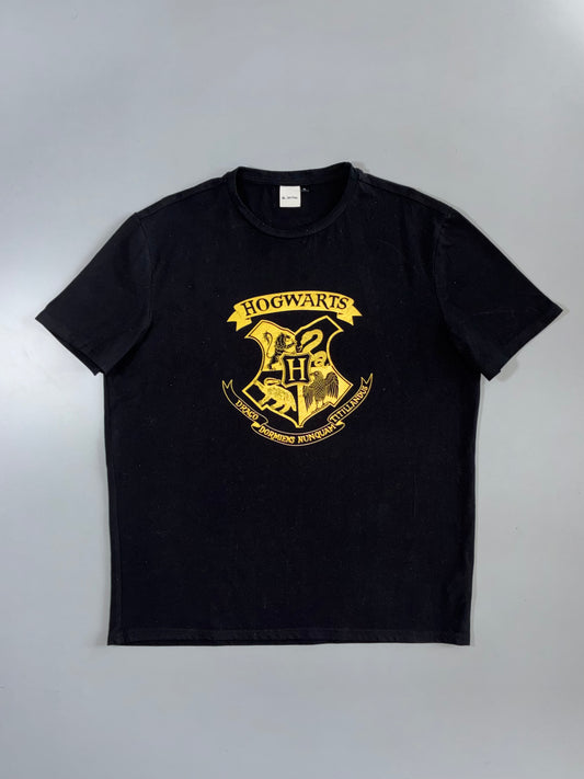 Harry Potter | Hogwarts Crest Tee | Black/Gold (XL)