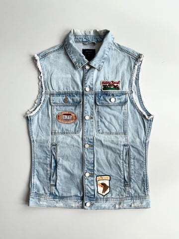 Bershka Light Wash Distressed Denim Vest – Vintage Patches | (S)
