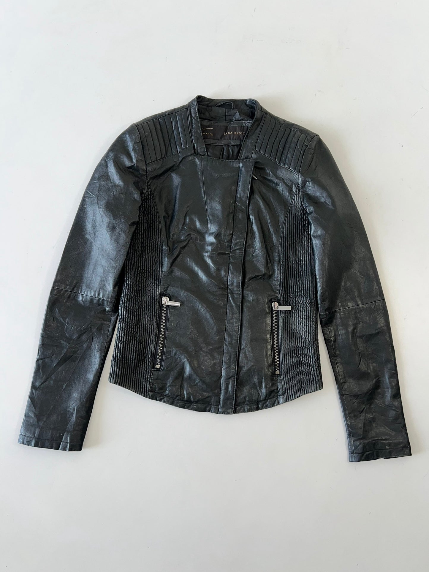 !                                                                                                                                                                                                              Zara Original Leather Jacket (XS)