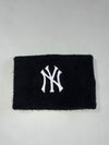 New York Yankees Embroidered NY Logo Wristband – Black (H-4.5 / W-6.5)