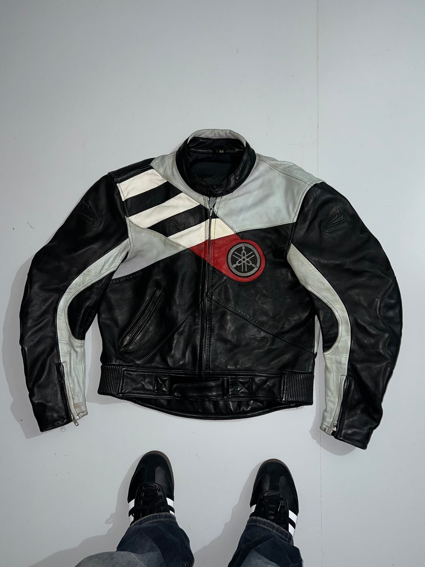 ZSuper Premium Original Racing Leather Jacket (RARE FIND) (PADDED) (M/L)