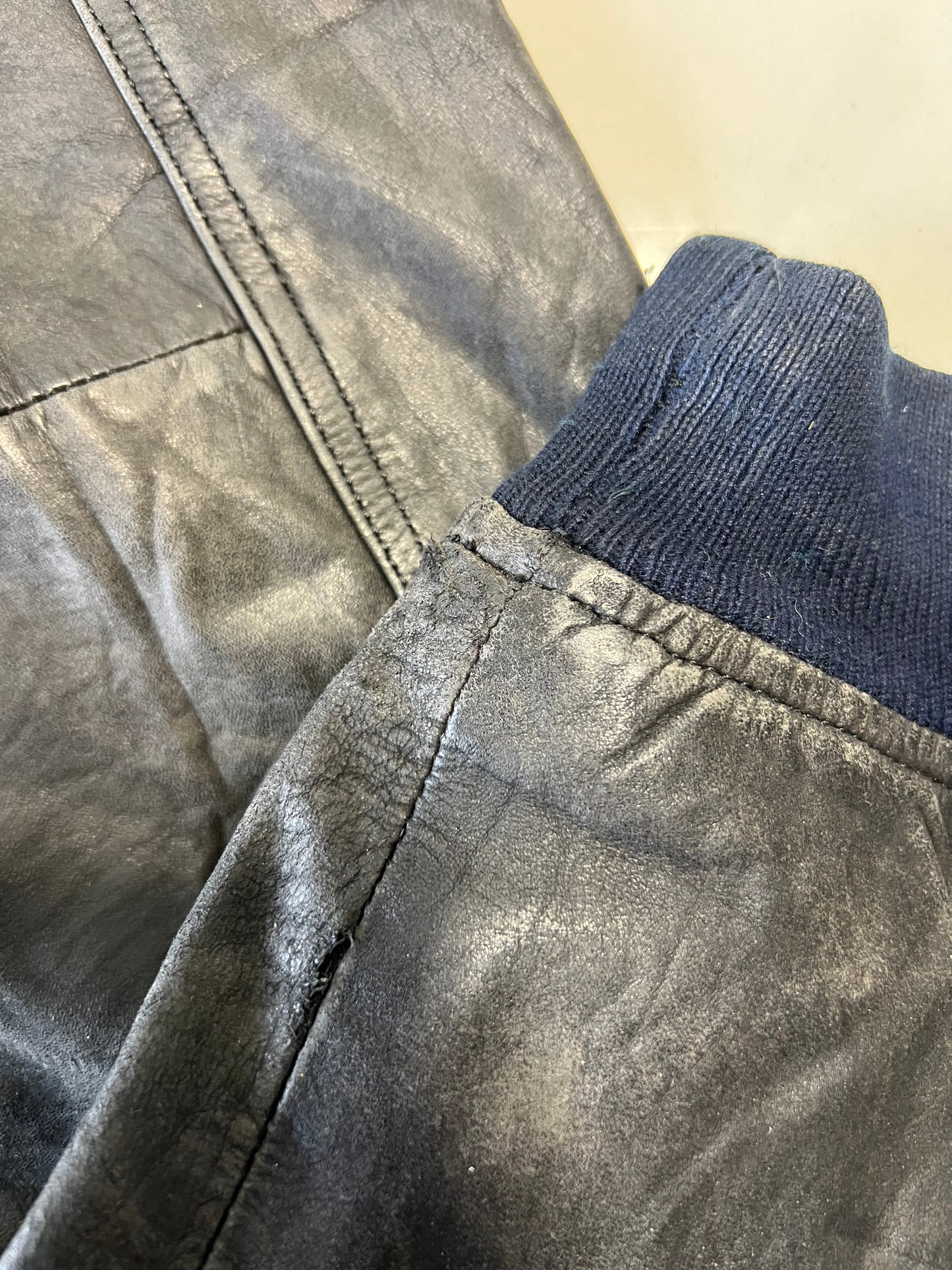 ZGuess Authentic Original Leather Jacket (RARE) (L)
