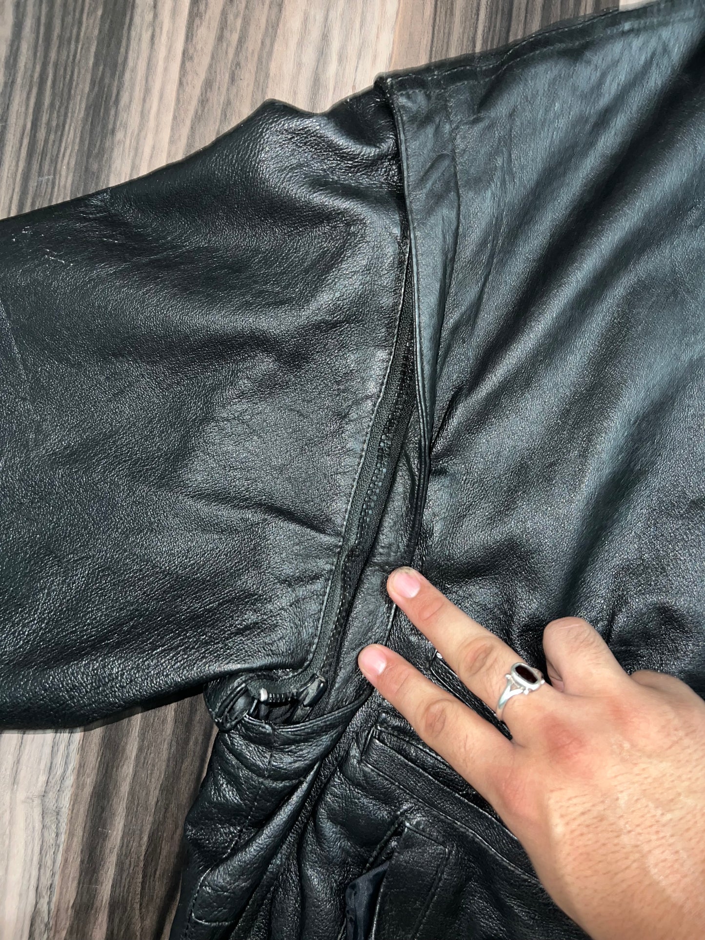 ZDETACHABLE SLEEVES Original Leather jacket (Make it half) (XL/2Xl)