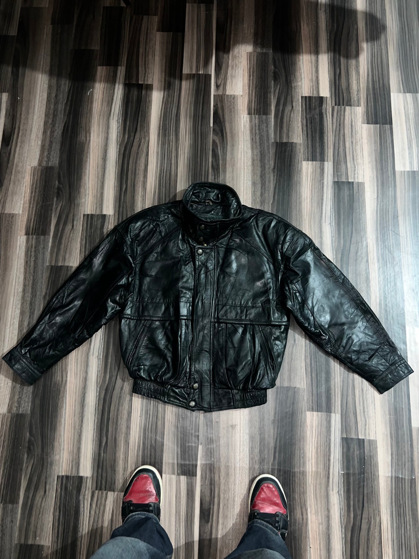 ZPremium Leather (Buy one get one free) M/L can fit small also