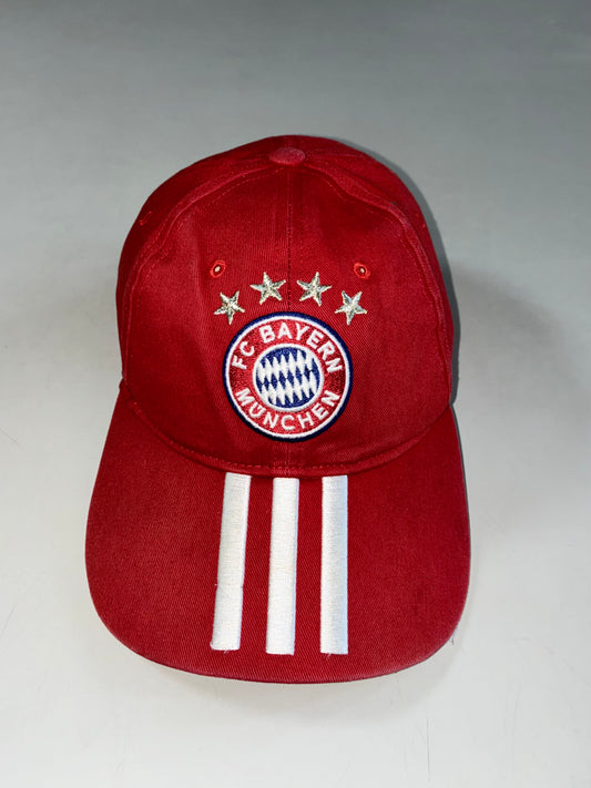 Adidas FC Bayern München Red Cap – 4 Star Crest & 3 Stripes (Adjustable )