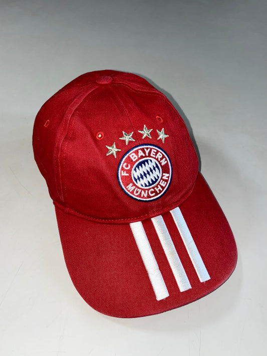 Adidas FC Bayern München Red Cap – 4 Star Crest & 3 Stripes (Adjustable )
