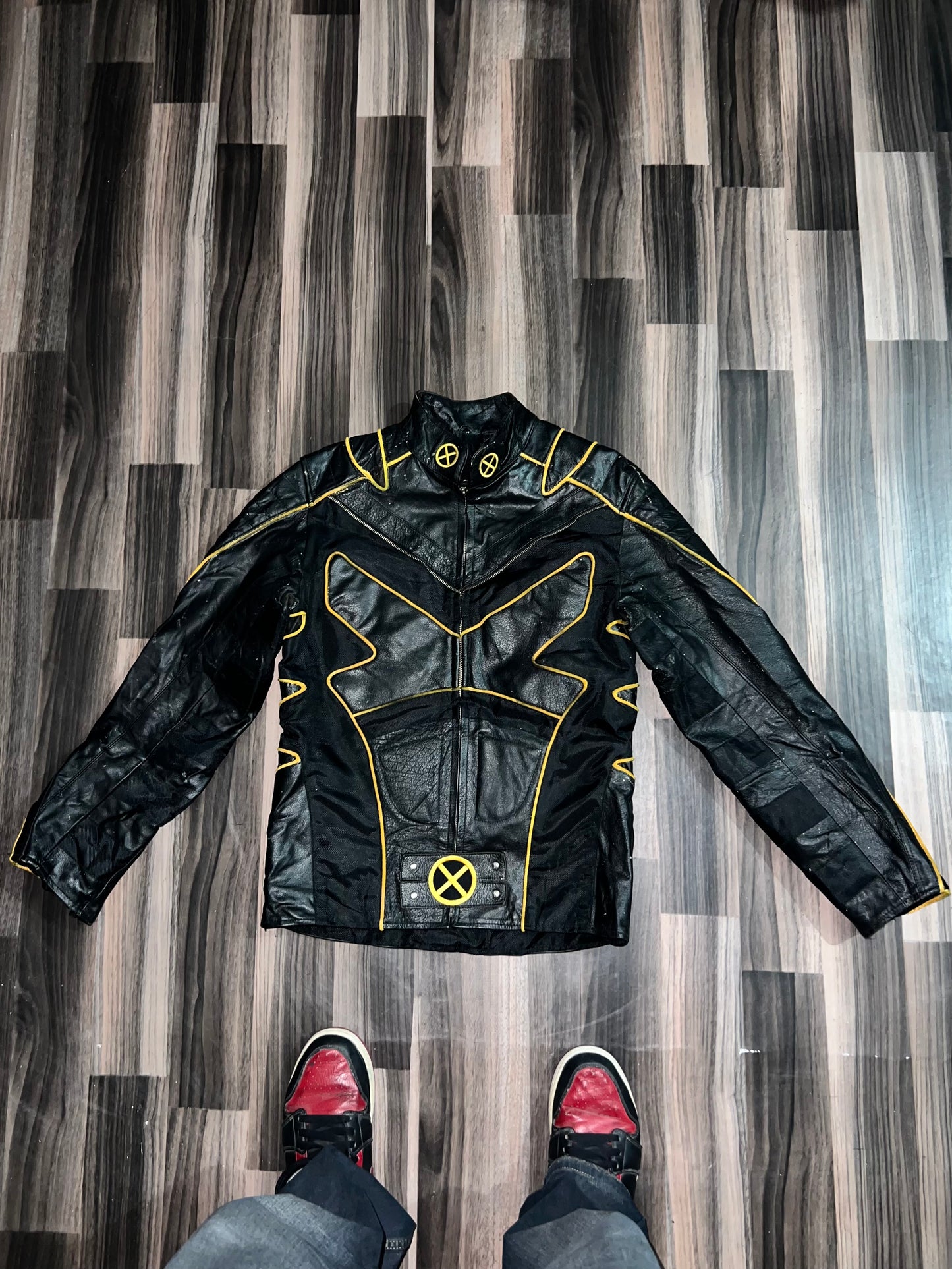 A bUltra Premium Original Leather (RARE) M