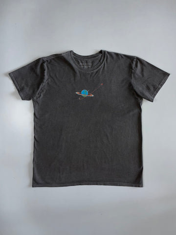 Pink Floyd | Official “Wish You Were Here” Planet Graphic Tee | Washed Charcoal (XL)
