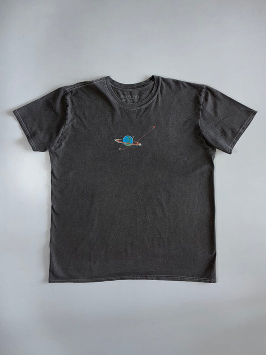Pink Floyd | Official “Wish You Were Here” Planet Graphic Tee | Washed Charcoal (XL)