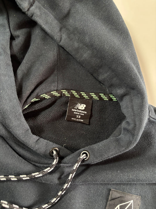 New Balance D-Ring Patch Logo Hoodie – Black (S)