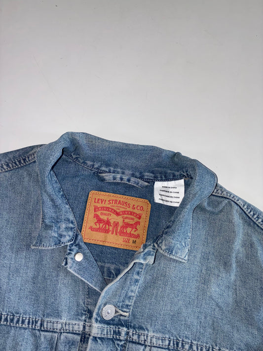 Levi’s Light Wash Type I Denim Trucker Jacket (M)