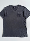 MLB New York Yankees V-Neck Pocket Tee – Tonal Embroidered Logo(L/XL)