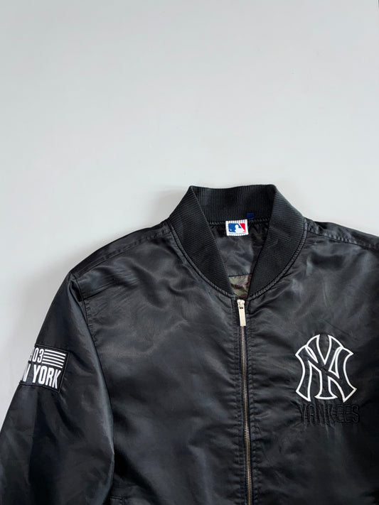 MLB New York Yankees Black Camo-Lined Bomber Jacket (2XL)