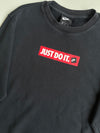 Nike – Nike Just Do It Box Logo Crewneck Sweatshirt (M)