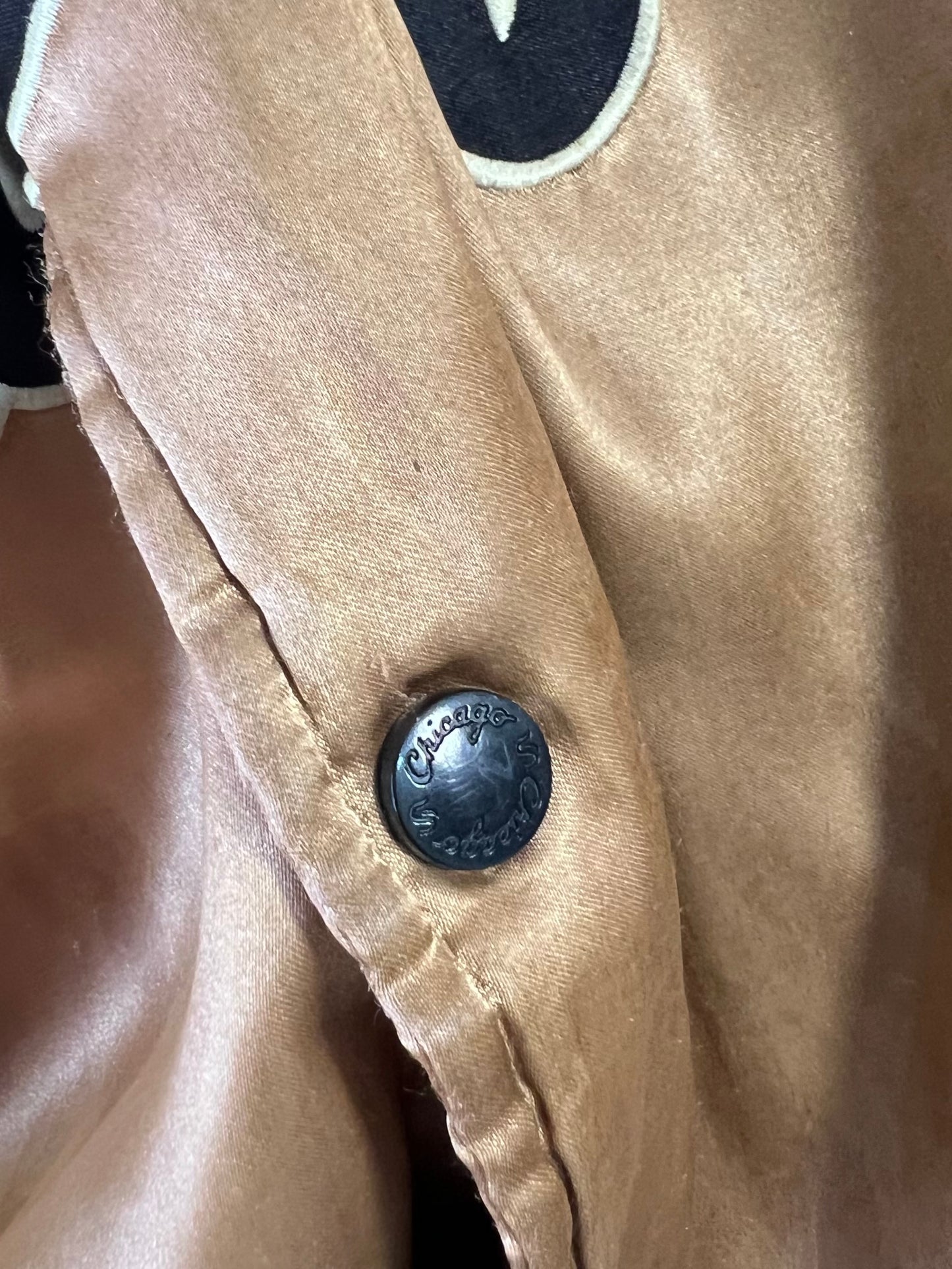 ZAuthentic Majestic 90s Vintage Chicago Embroidered Jacket (SUPER RARE) Brown (L)