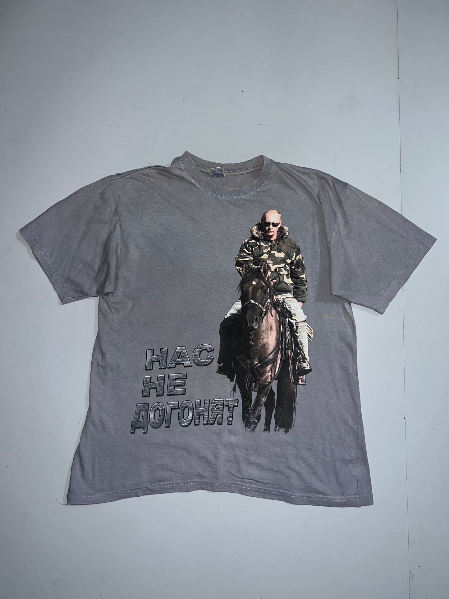 !                                                                     Super Premium Vintage tee (M/L)