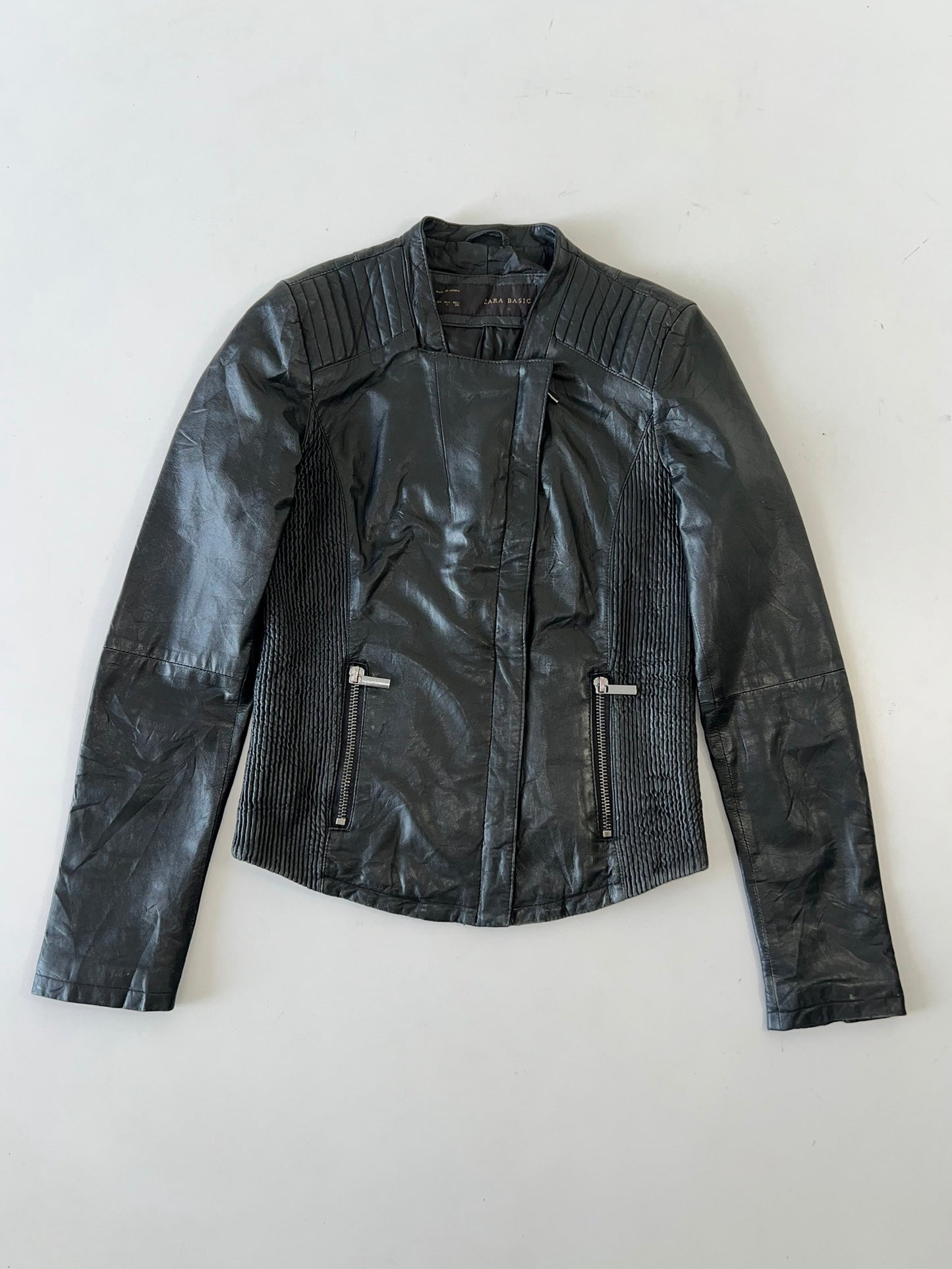 !                                                                                                                                                                                                              Zara Original Leather Jacket (XS)