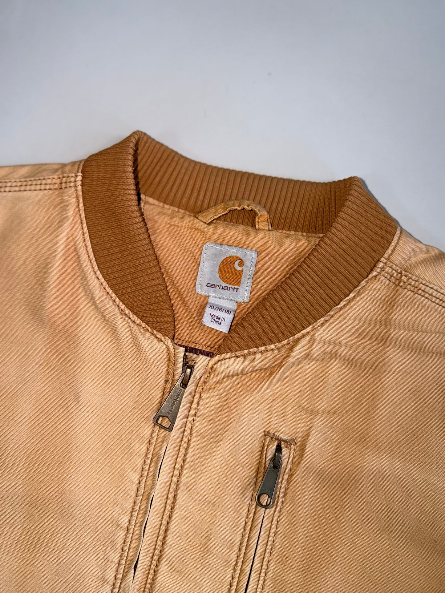 !      Carhartt Sandstone Canvas Bomber Jacket – Desert Tan (XL)