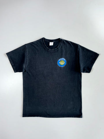 Noah NYC Fisheries of the US Caviar Tin Logo Faded Black Tee(L)