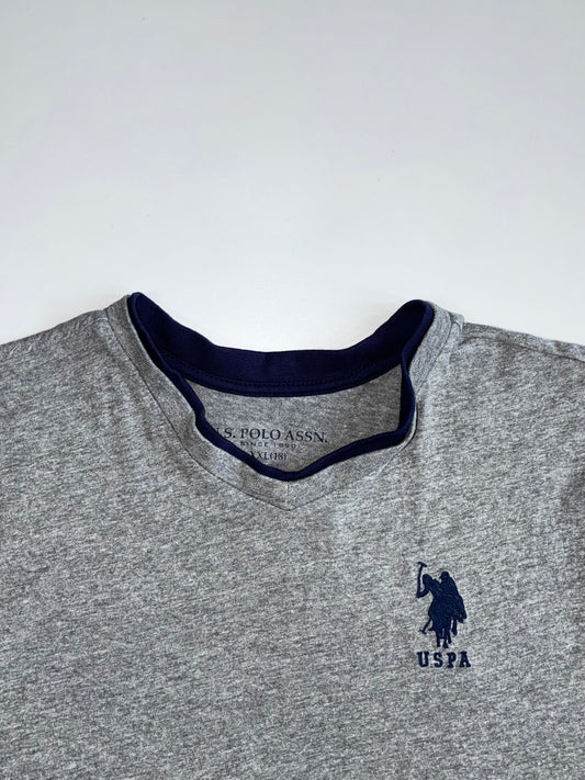 Vintage U.S. Polo Assn. Since 1890 USPA Embroidered Logo V-Neck Tee (M)