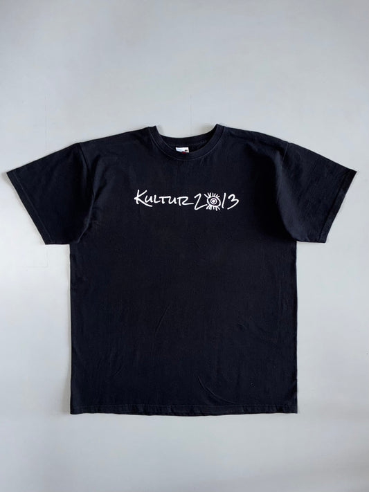 Kultur 2013 European Cultural Event Souvenir Graphic Tee — Black (L)
