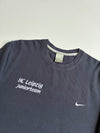 Vintage Y2K Nike HC Leipzig Juniorteam Navy Tee – (L)